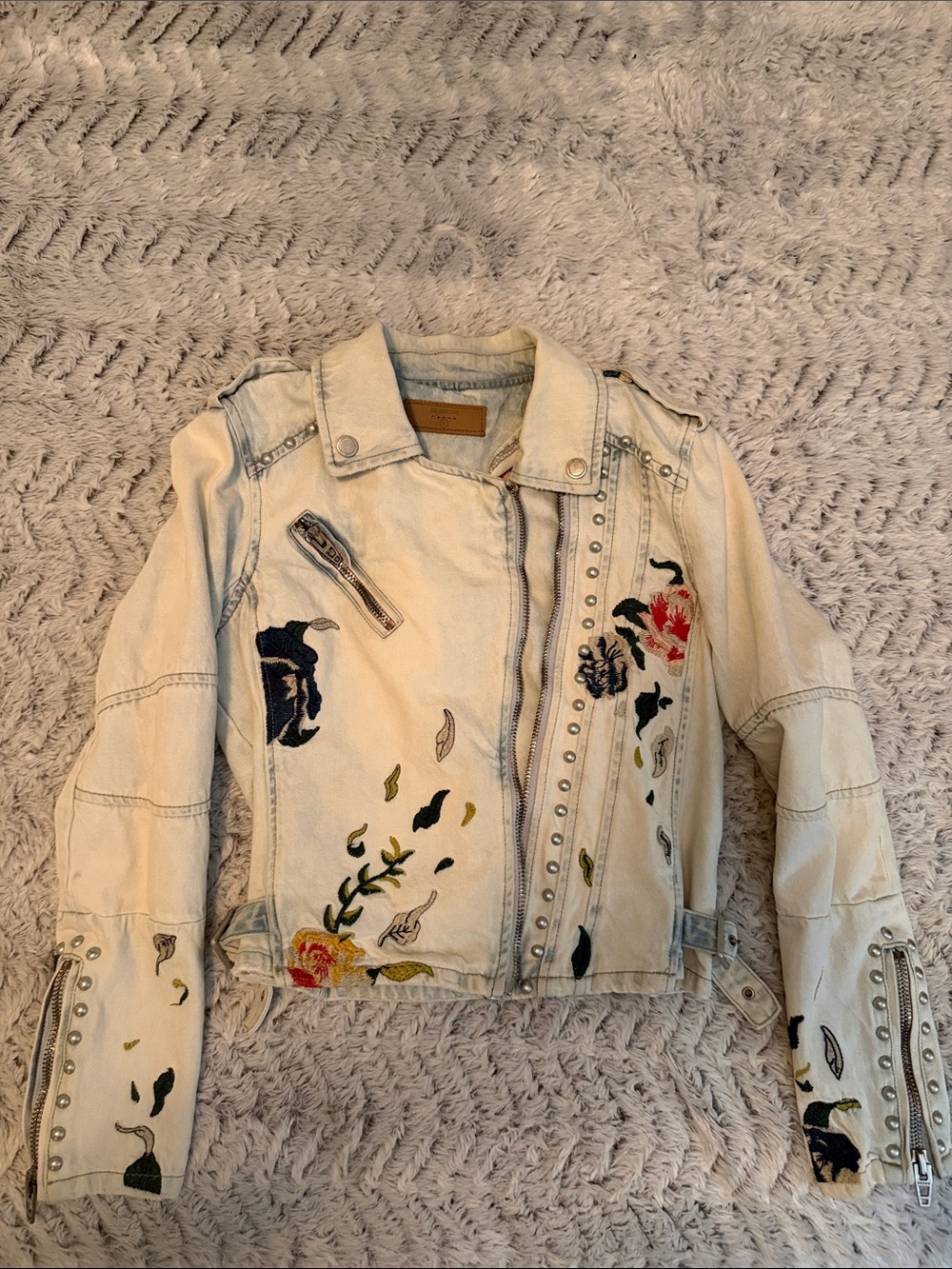 Blank NYC Light Blue Denim Jacket with Floral Embroidery and Stud Detail M Moto